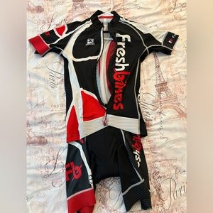 Women’s cycling kit